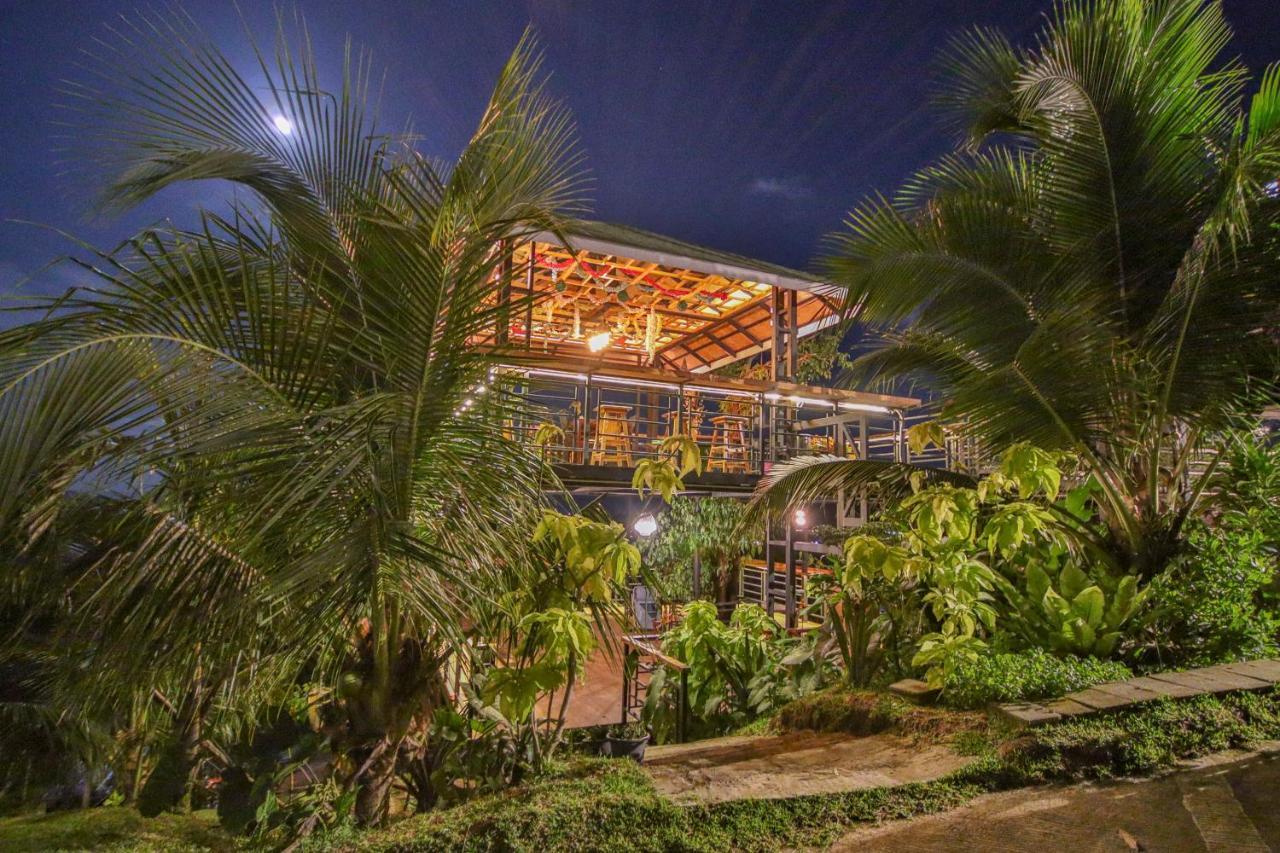 Happy Mountain Airport Resort Nai Yang Beach Buitenkant foto