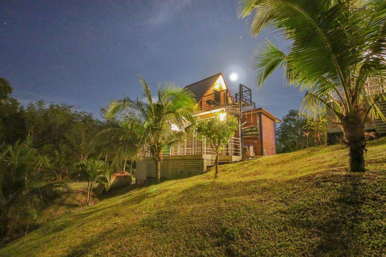 Happy Mountain Airport Resort Nai Yang Beach Buitenkant foto