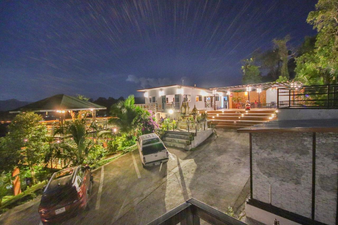 Happy Mountain Airport Resort Nai Yang Beach Buitenkant foto