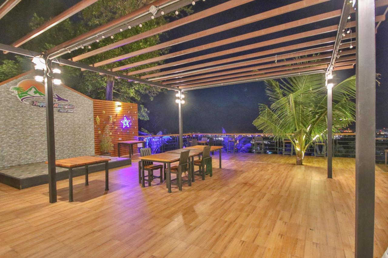 Happy Mountain Airport Resort Nai Yang Beach Buitenkant foto